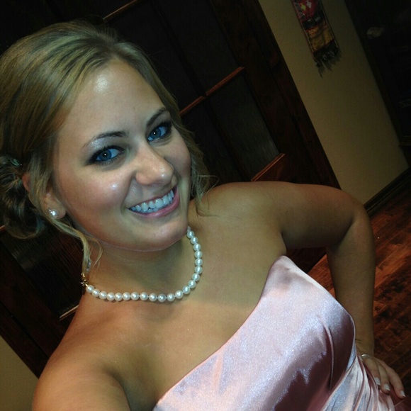 Ashley Seabranch - Poshmark Profile Picture of Ashley Seabranch (@aseabranch) on Poshmark