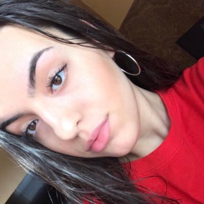 Profile Picture of Julia ☼ (@juliaaa_paz) on Twitter