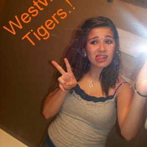 Profile Picture of Taylor Pruitt (@denversaunt) on Myspace