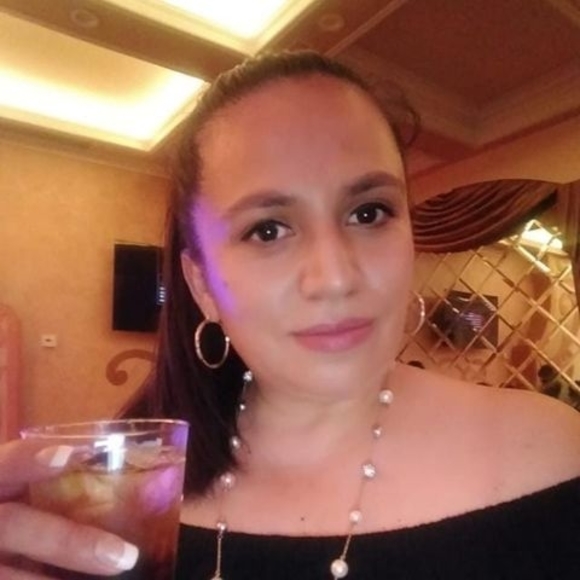 Profile Picture of Gandy Morales (@gandy_morales) on Poshmark