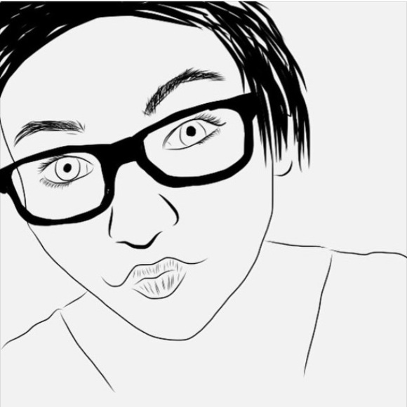 Profile Picture of Sarah Jassani (@sarahjassani) on Poshmark