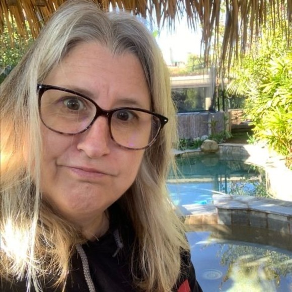 Profile Picture of Tanya Macmartin (@tmacmart) on Poshmark