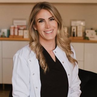 Profile Picture of Lisa Cheney, R.N. B.S.N. (@youthfulyouaesthetics) on Instagram