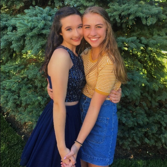 Profile Picture of Annie Hopta (@anniehop11) on Poshmark