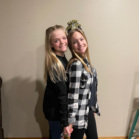 Profile Picture of Kaleigh Groat (@kaleighgroat) on Poshmark