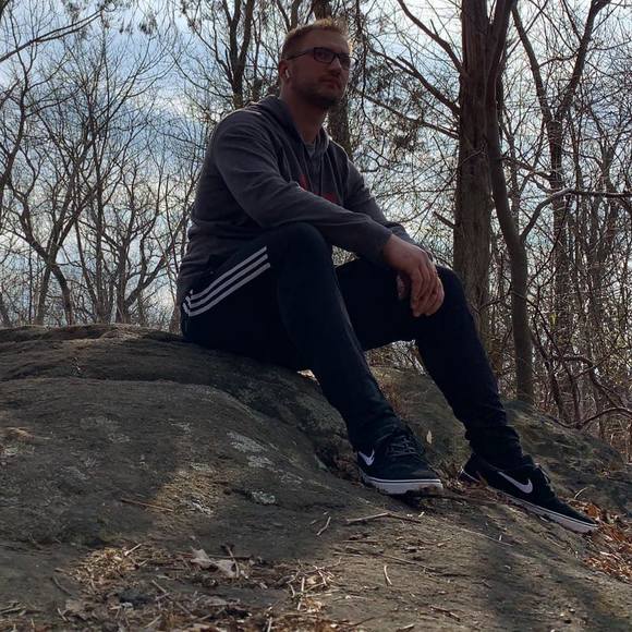 Dawid Jaworowski - Poshmark Profile Picture of Dawid Jaworowski (@djaworowski) on Poshmark