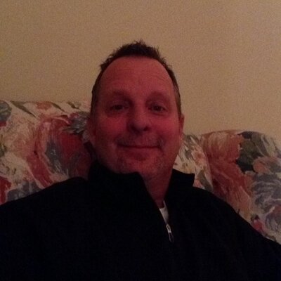 Profile Picture of Doug Mickells (@@fornuru) on Twitter