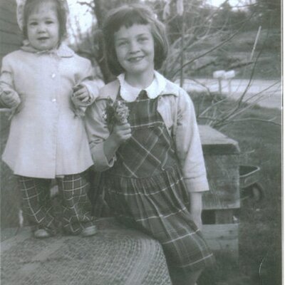 Profile Picture of Sadie & Sophie Cuffe (@SadieandSophieC) on Twitter