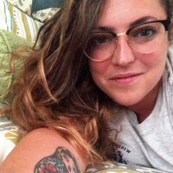 Profile Picture of Chelsea Palzer (@cpalzer) on Poshmark