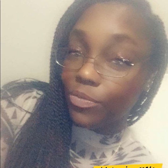 Profile Picture of Sade Campbell (@sadec87) on Poshmark