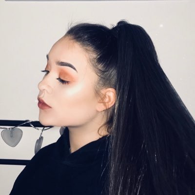 Profile Picture of Bobbie Is Meeting Shawn♡ (@RETR0MENDES) on Twitter