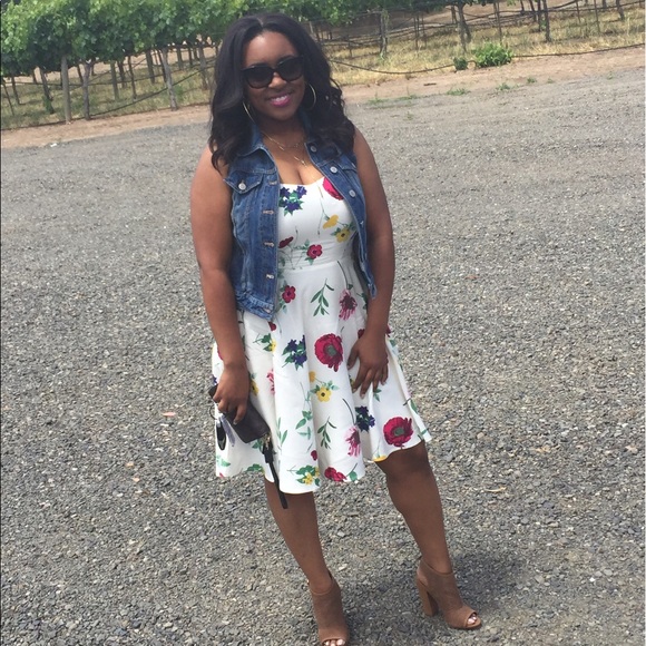 Profile Picture of Crystal Spates (@crystal_1005) on Poshmark