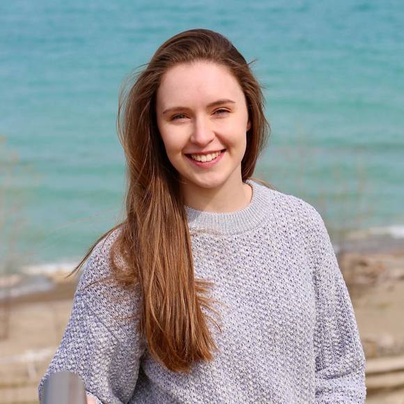 Profile Picture of Kristen Bremmer (@kristenbremmer) on Poshmark