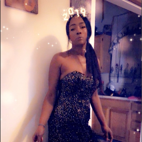 Profile Picture of Erica Manor (@ericadelight) on Poshmark