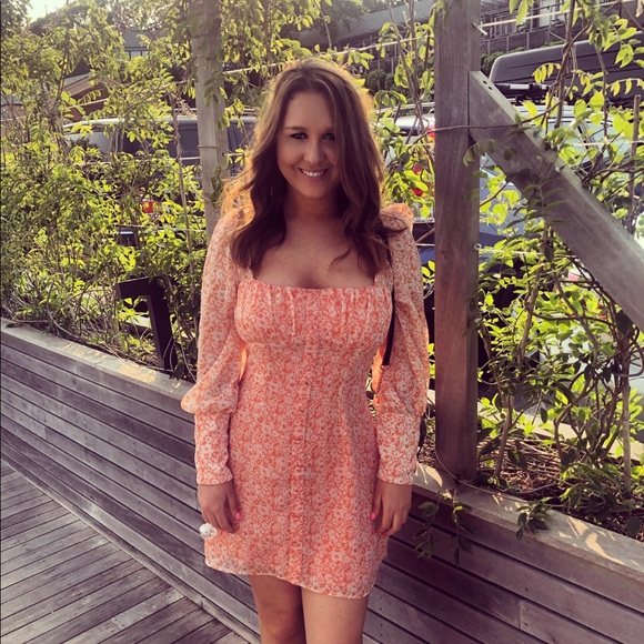Profile Picture of Carey Jamilkowski (@careysummer25) on Poshmark