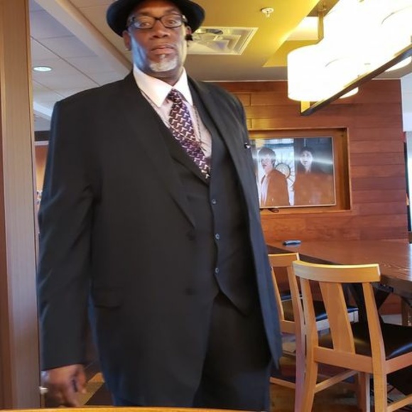 Profile Picture of Mike Boyle (@mikeboyle159) on Poshmark