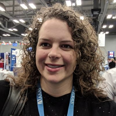 Profile Picture of Emily Hart (@iHartLibraries) on Twitter