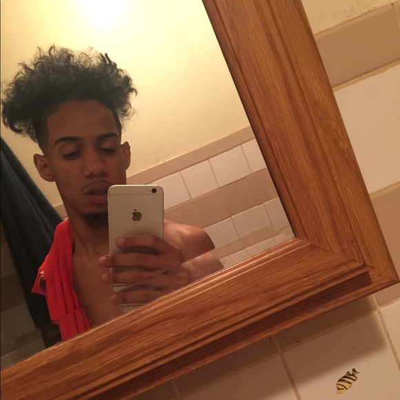 Profile Picture of Carlos Camacho (@__losx7546) on Poshmark