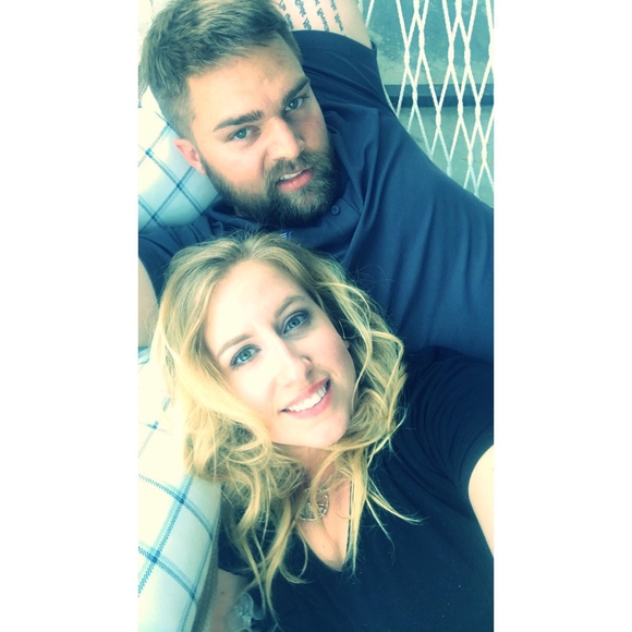 Profile Picture of Hannah Howison (@hannahhowison) on Poshmark