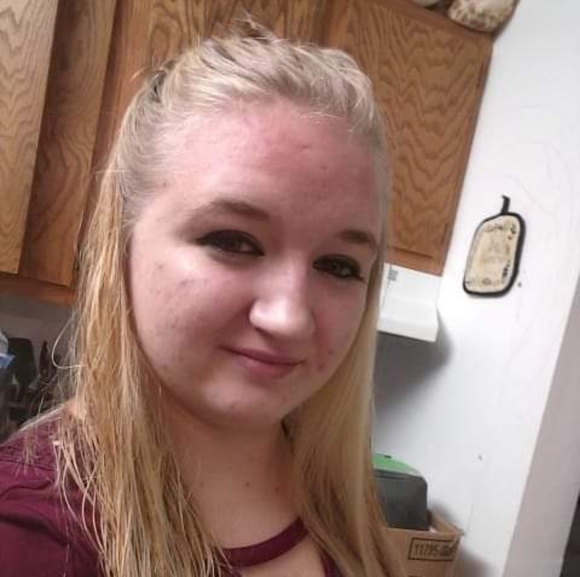 Andrea Leloup - Poshmark Profile Picture of Andrea Leloup (@aleloup1995) on Poshmark