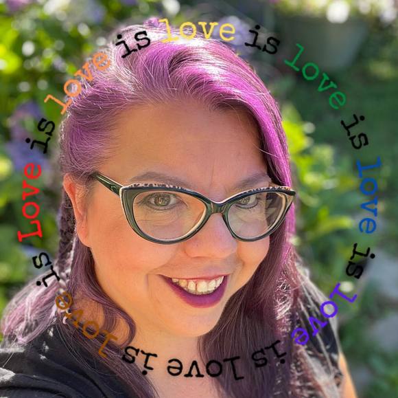 Nicole Glonek - Poshmark Profile Picture of Nicole Glonek (@nicoleglonek) on Poshmark