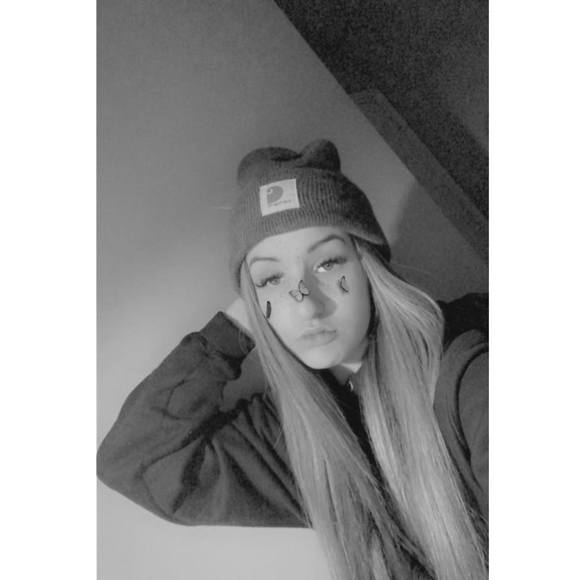 Profile Picture of Brianna Legere (@brianna_legere) on Poshmark