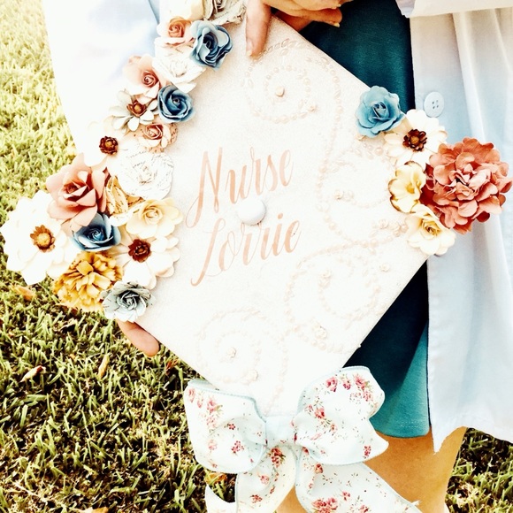 Profile Picture of Lorrie Evans (@lorrieevans) on Poshmark