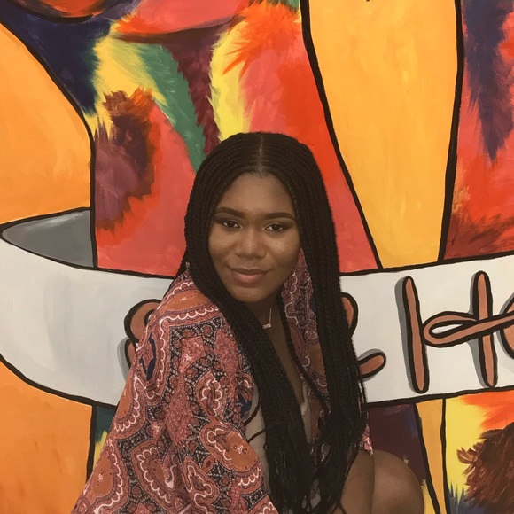 Profile Picture of Alice Kamara (@alicek12) on Poshmark