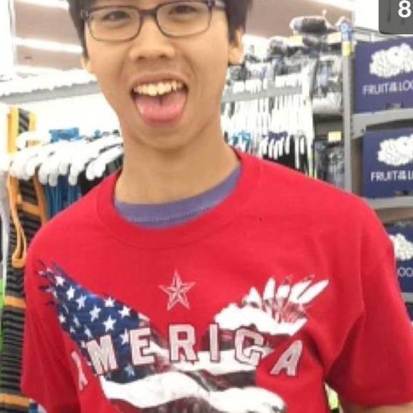 Profile Picture of Jung chan Yee (@yee9008) on Poshmark