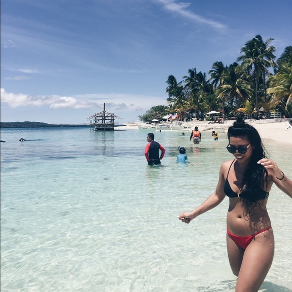 Profile Picture of Camille Enriquez (@creynes802) on Poshmark