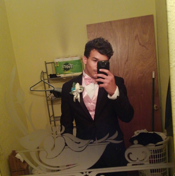 Profile Picture of Zachary Powell (@thezachpowell) on Poshmark