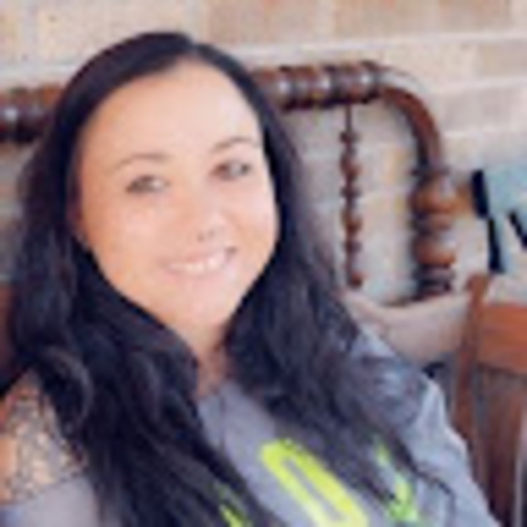 Profile Picture of Jonee Johnson (@joneeee1994) on Poshmark