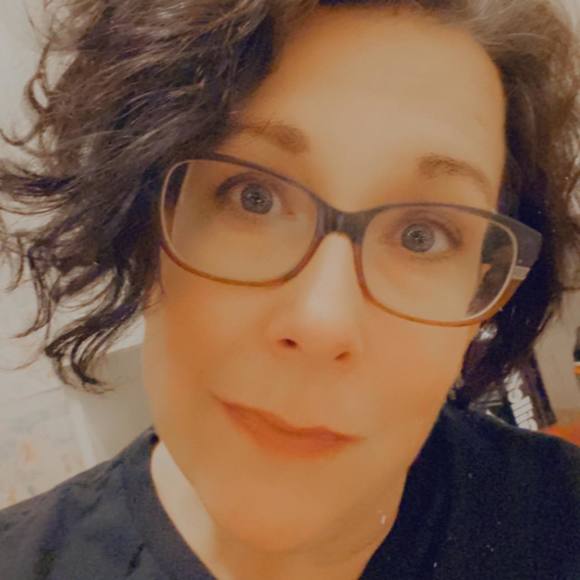 Profile Picture of Stephany Schlenker (@sschlenker) on Poshmark