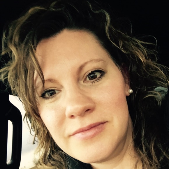 Profile Picture of Shelly Klukas (@kluless2000) on Poshmark
