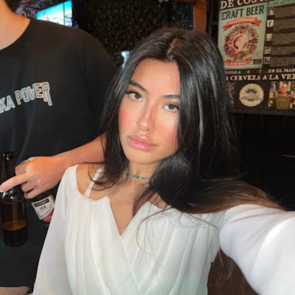 Profile Picture of Khiet-tam Vuong (@kayleevuonggg) on Poshmark