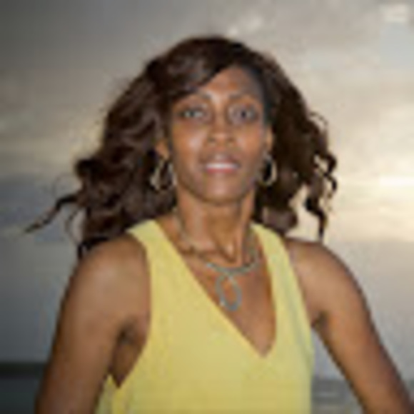 Profile Picture of Roberta Moore-cummings (@rmc66) on Poshmark