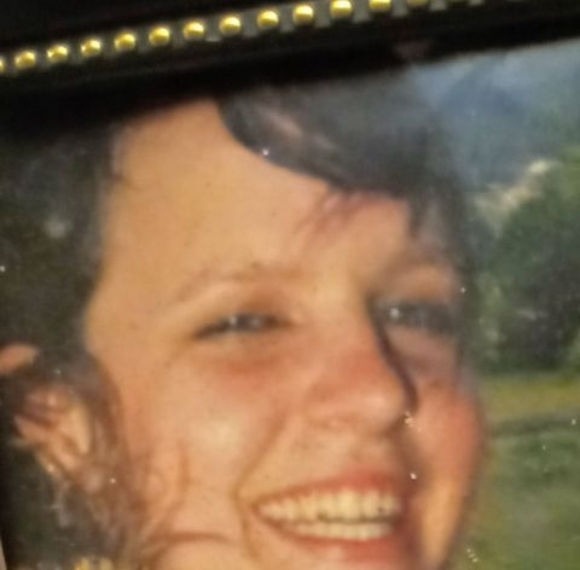 Profile Picture of Sandra Holt (@sholt731) on Poshmark