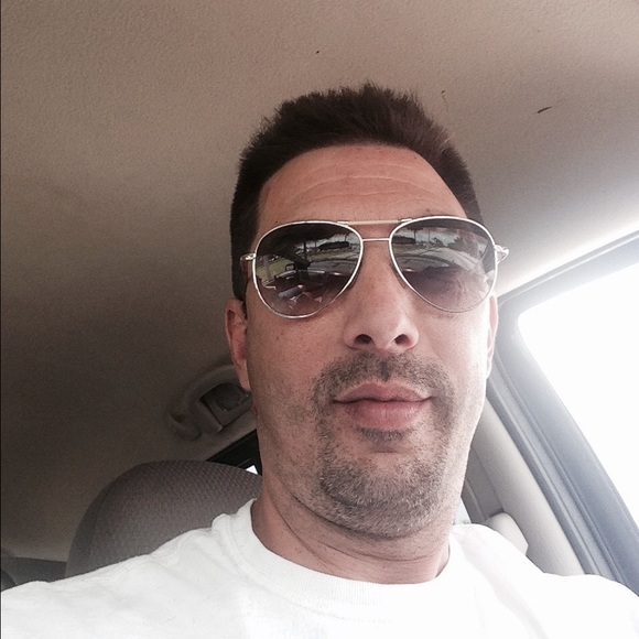 Profile Picture of Alfredo Estupinan (@alfredo1971) on Poshmark