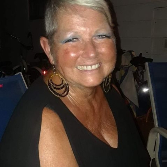 Profile Picture of Bonni Hurren (@bhurren6) on Poshmark