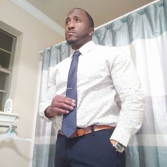 Profile Picture of Aaron Black (@mrgotem1) on Poshmark