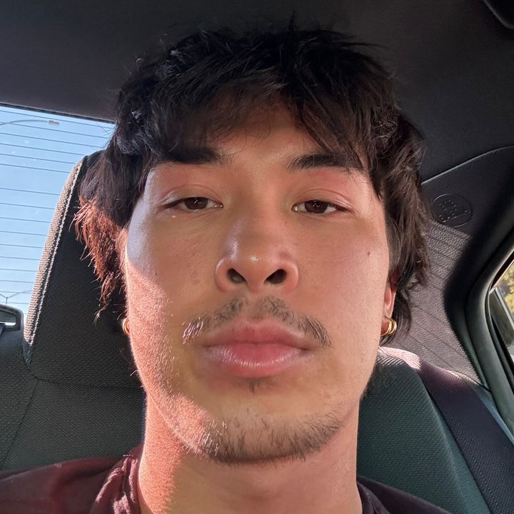 Profile Picture of 𝓑𝓪𝓵𝓿𝓲𝓷 (@callyybo) on Tiktok