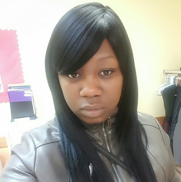 Profile Picture of Shannon Phillip (@shannon523) on Poshmark