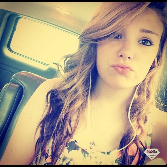 Adalyn Zajicek - Poshmark Profile Picture of Adalyn Zajicek (@addy125) on Poshmark