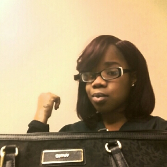 Profile Picture of Georgette Hollis (@lifesjoygigi) on Poshmark