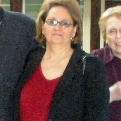 Profile Picture of Becky Cooley (@resident99) on Twitter