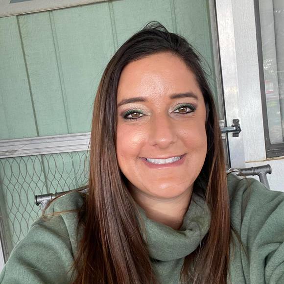 Profile Picture of Melissa Fehrn (@melissafehrn) on Poshmark