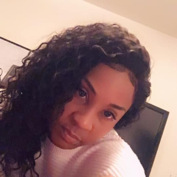 Profile Picture of Torrie Jones (@torrie75) on Poshmark