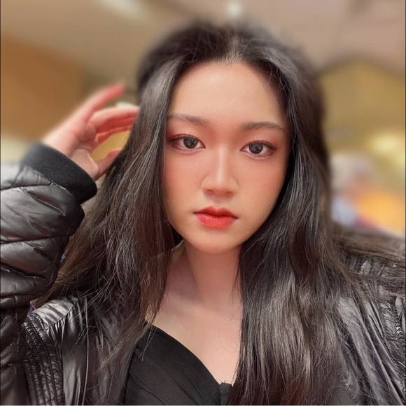 Profile Picture of Vy Hà (@jessieha2020) on Poshmark
