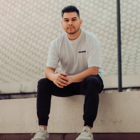 Profile Picture of Aaron Silva (@aaronsilvaofficial) on Tiktok