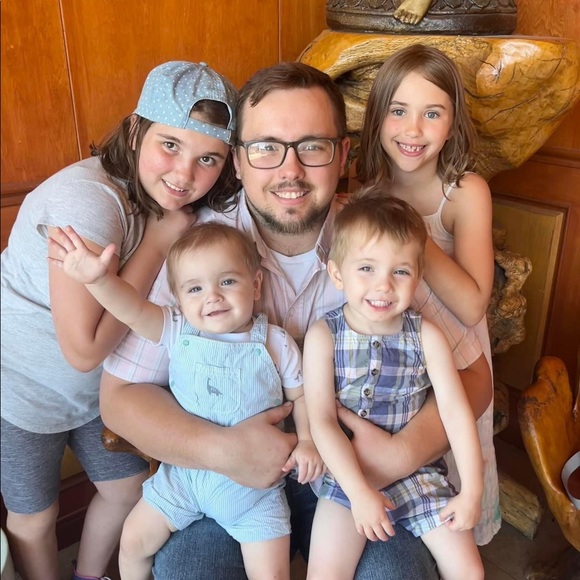 Profile Picture of Kevin Smith (@kevinsmith555) on Poshmark